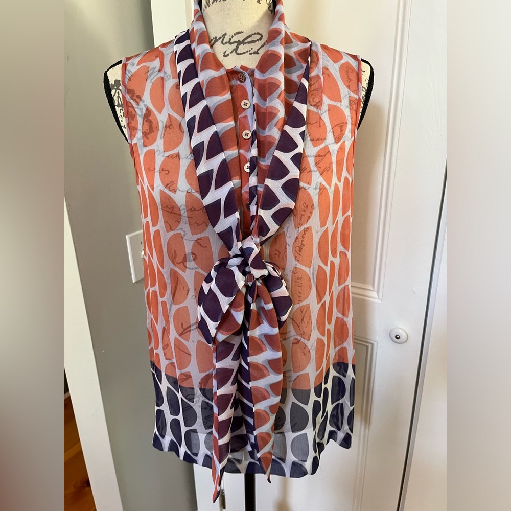 EUC Diane von Furstenberg Coral and Blue Sleeveless Top. Women’s Size: 6.